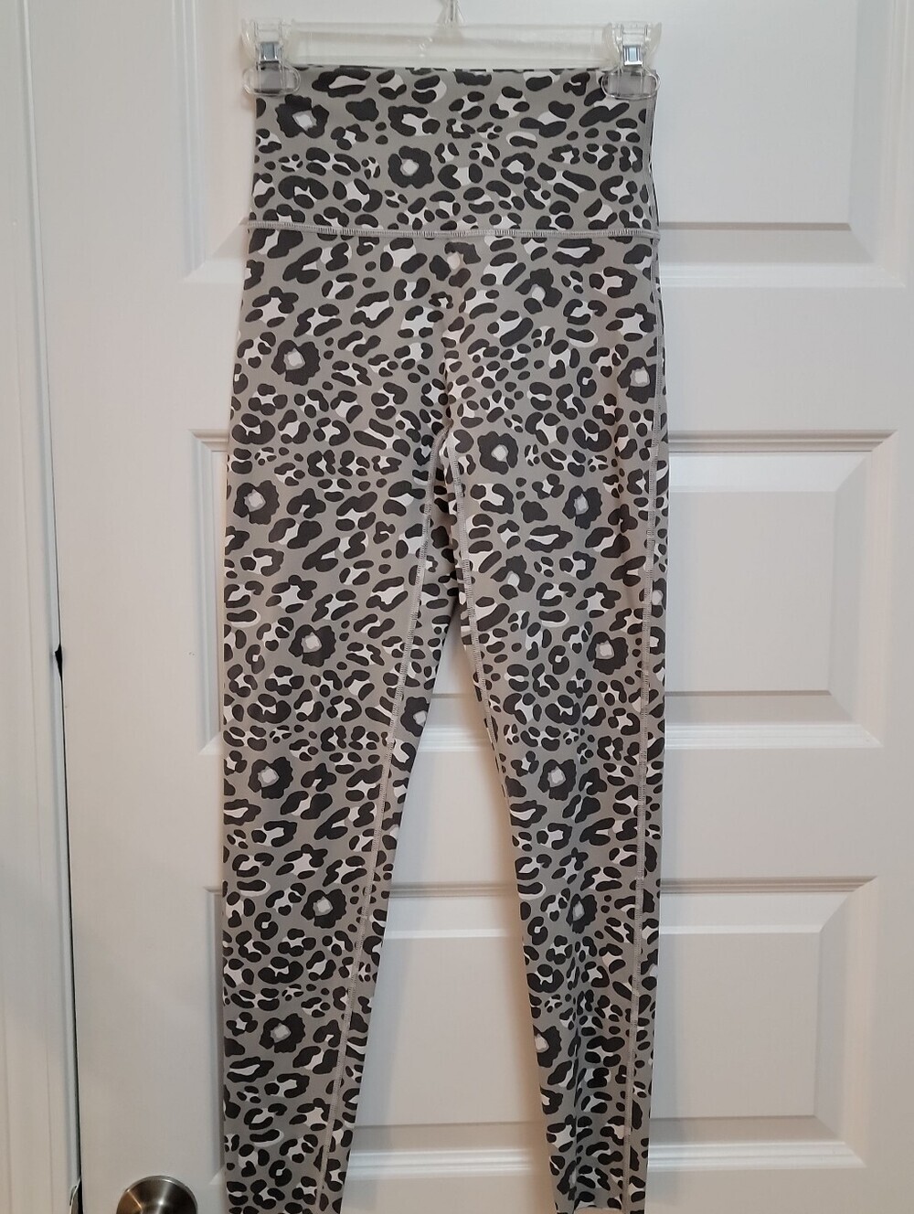 Offline By Aerie Goals High Rise 7/8 Legging Cheetah Print Size Small Excellent